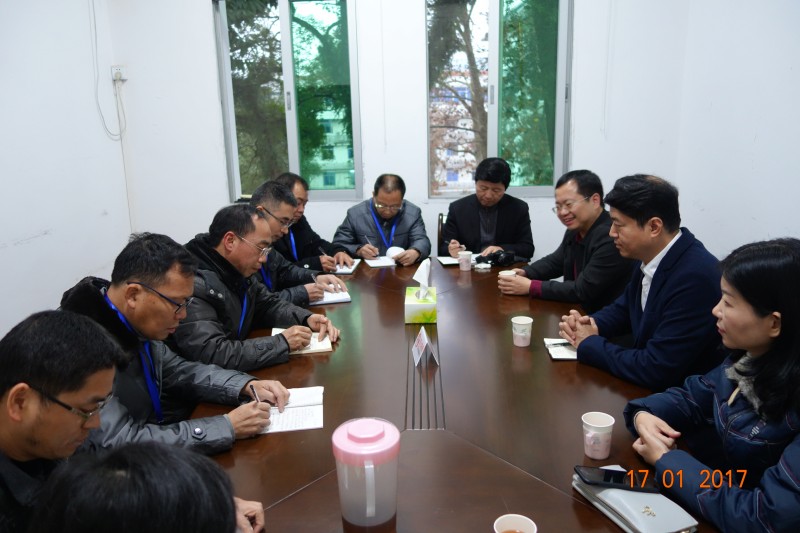 座谈1