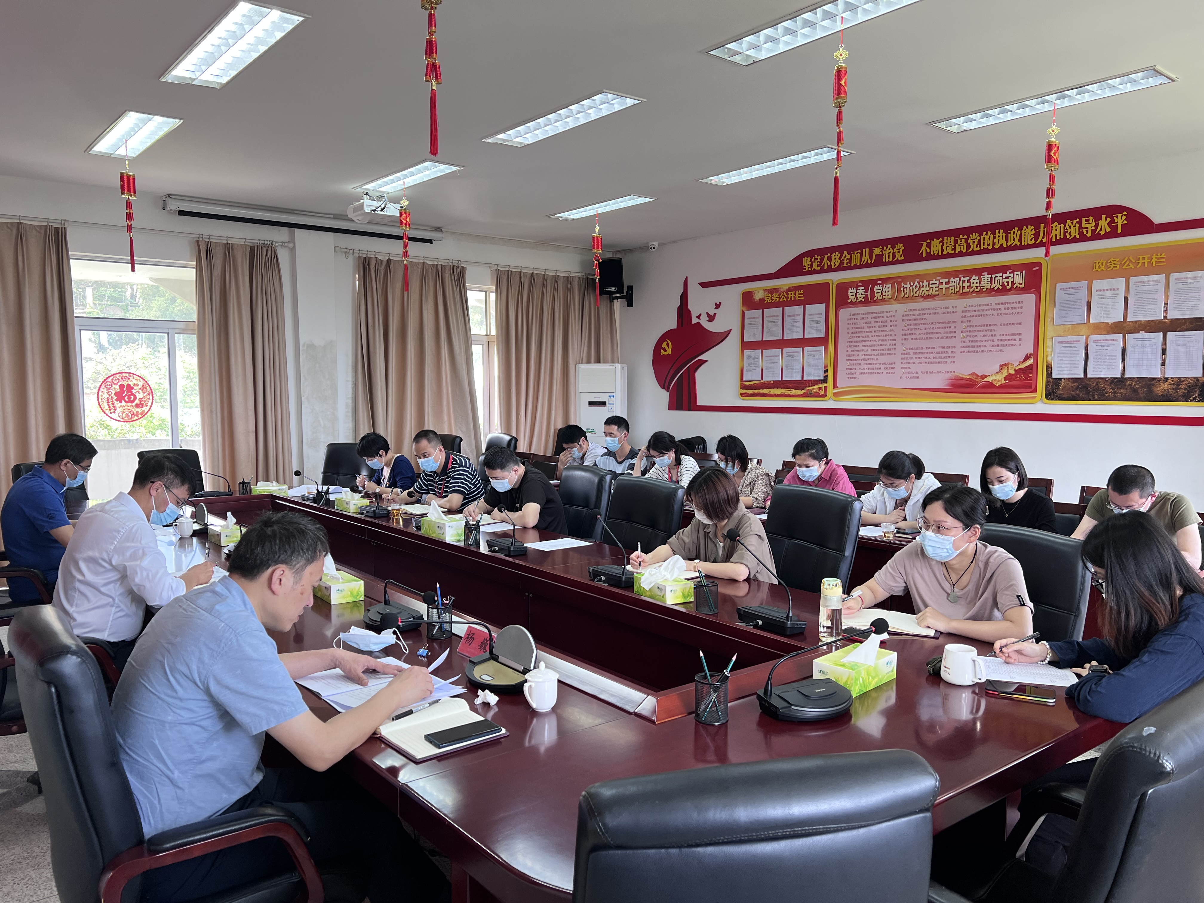 鼓岭旅游度假区管委会组织开展首次青年理论学习小组学习会3