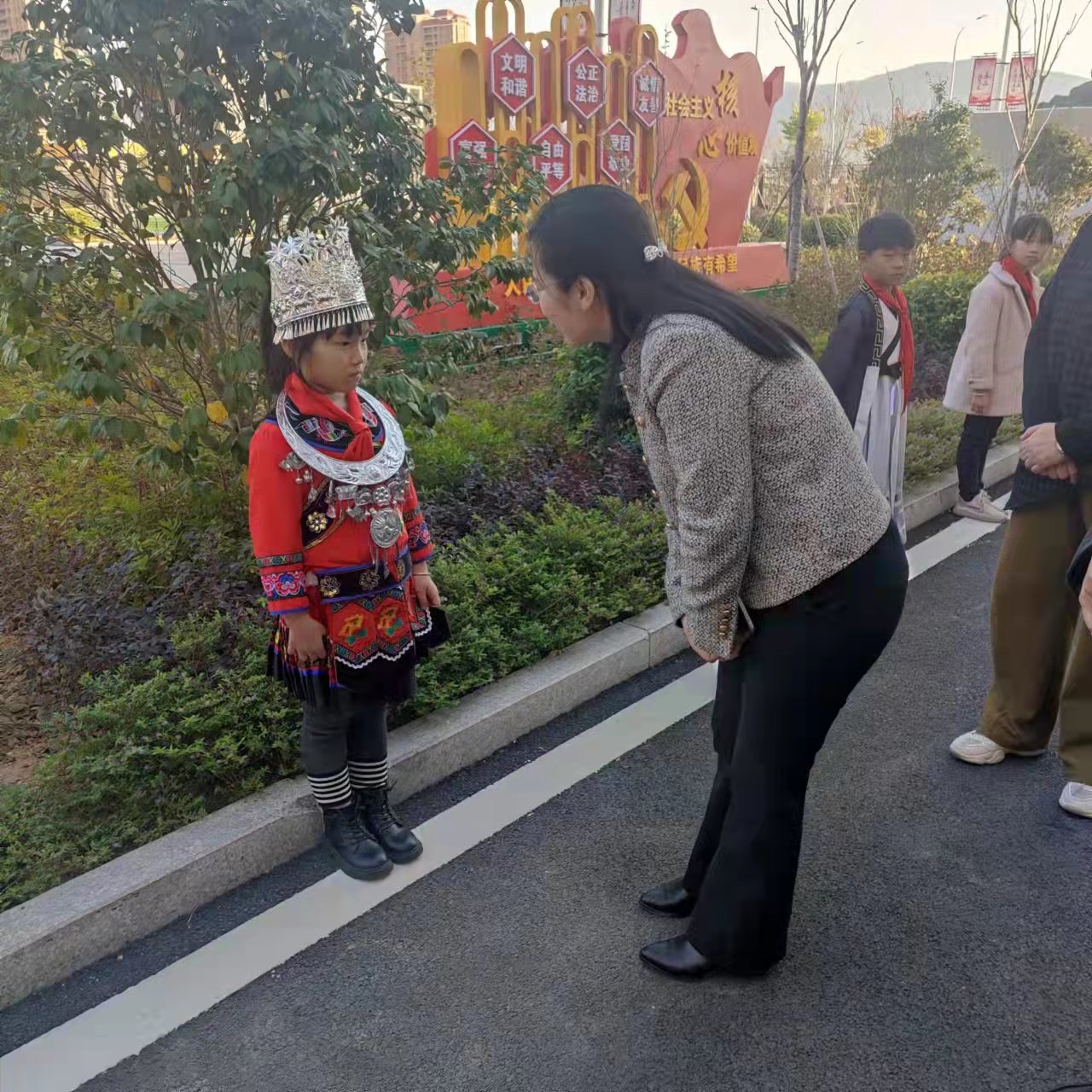 调研民族小学办学情况