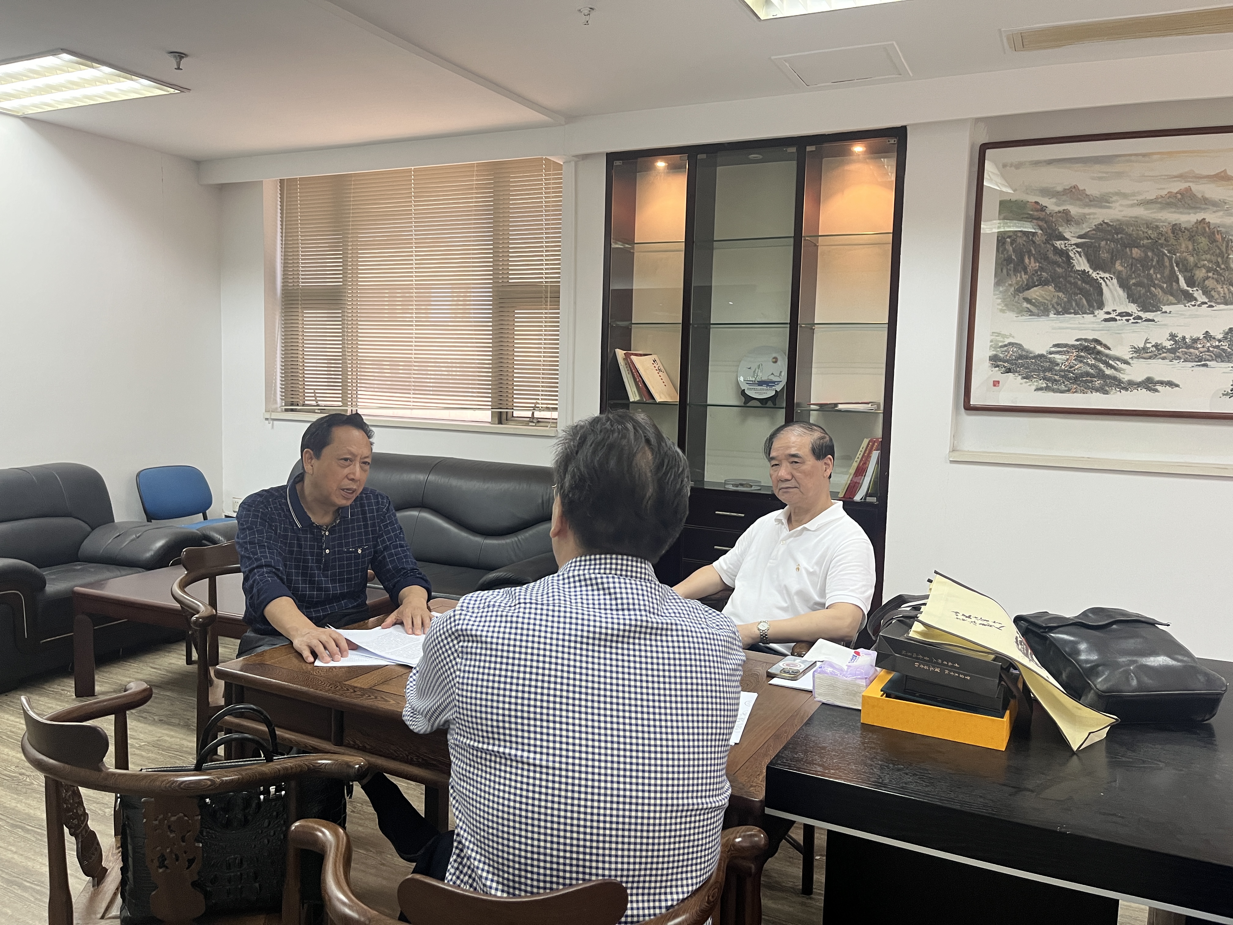 市侨联法顾委开展义务法律咨询服务