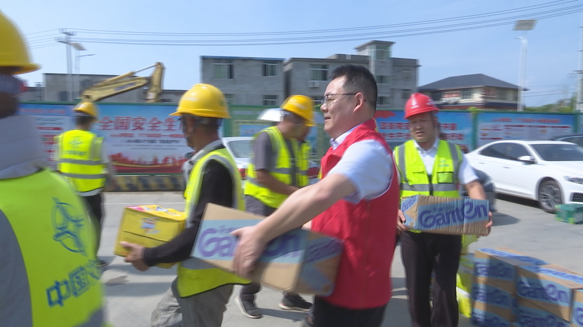 党建引领送清凉+关爱城市建设者